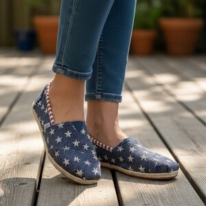 Toms Women’s Navy Star Espadrilles Size 6